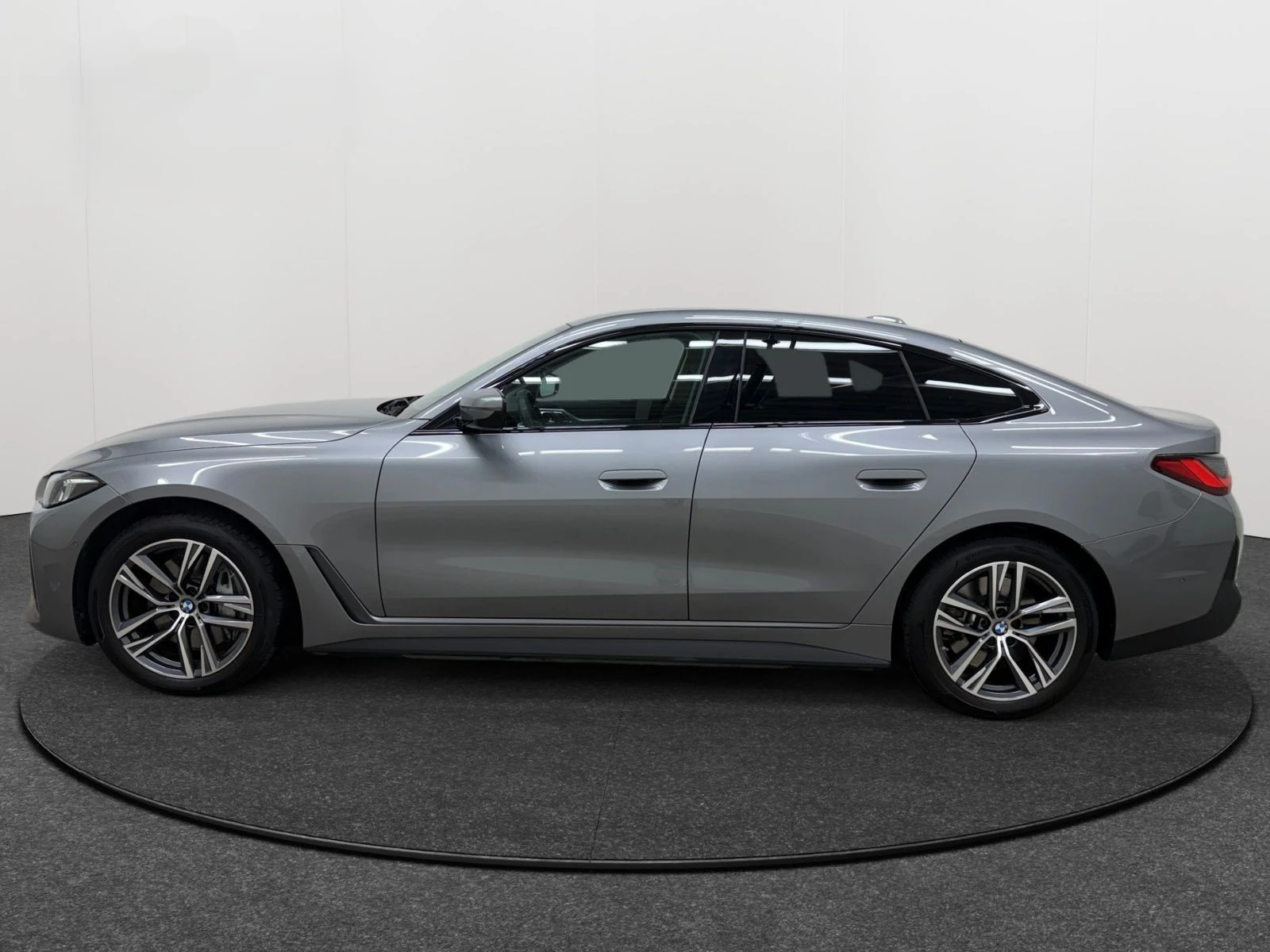 BMW i4 eDrive40 Leather Navi LED , снимка 2 - Автомобили и джипове - 56259753