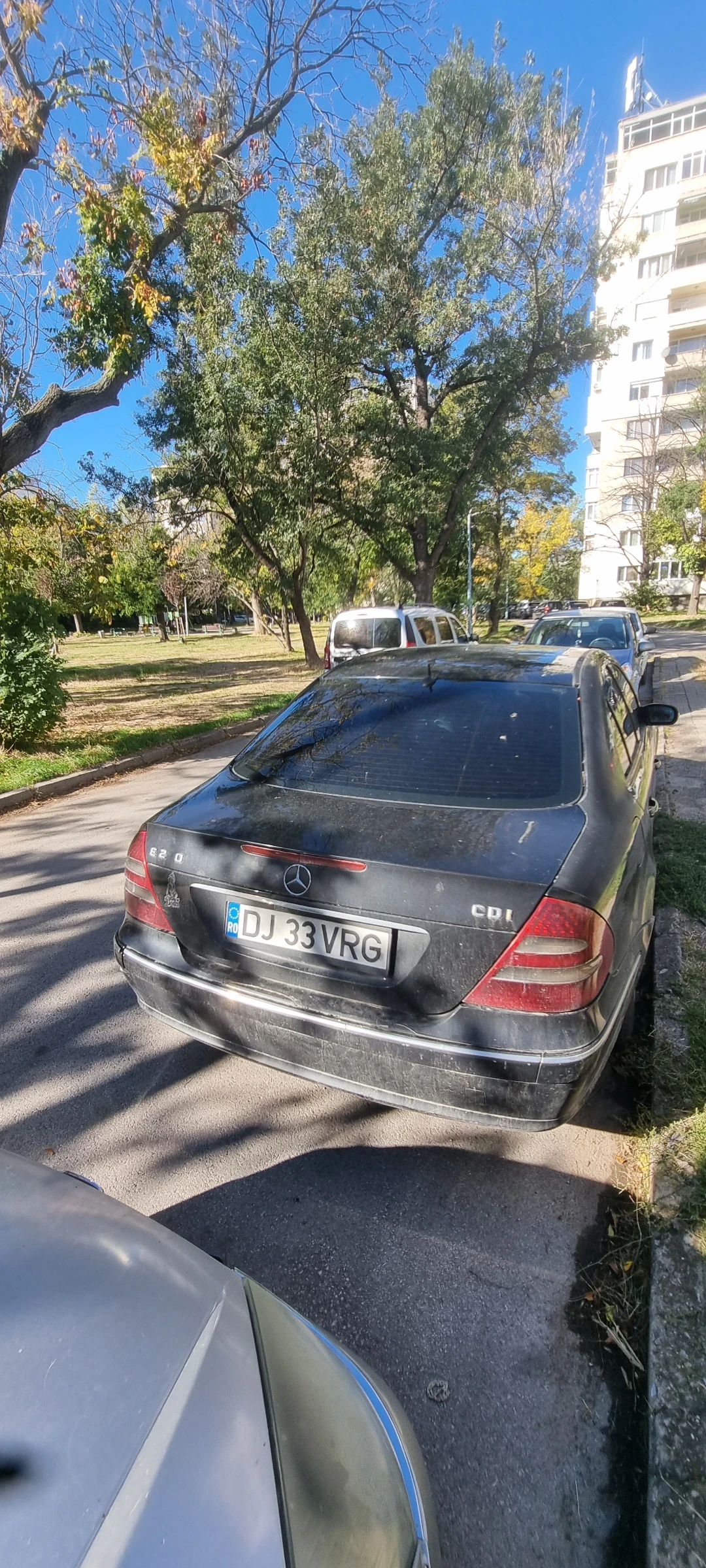 Mercedes-Benz E 270, снимка 3 - Автомобили и джипове - 56629371