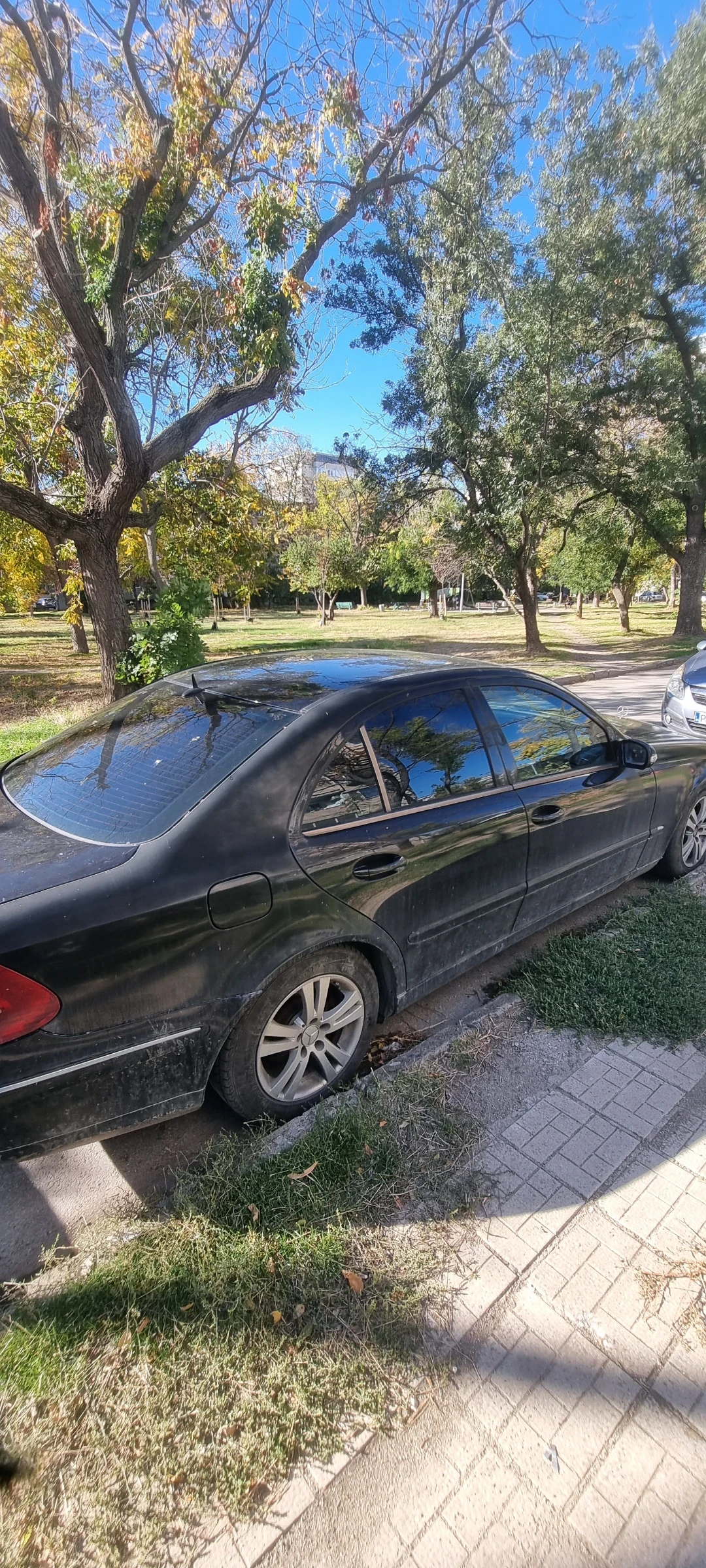 Mercedes-Benz E 270, снимка 4 - Автомобили и джипове - 56629371