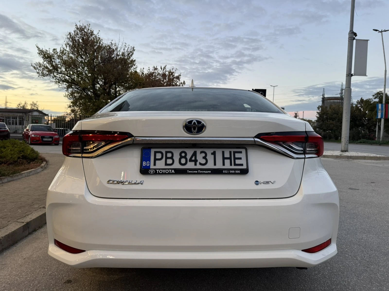 Toyota Corolla Executive, снимка 8 - Автомобили и джипове - 56737699