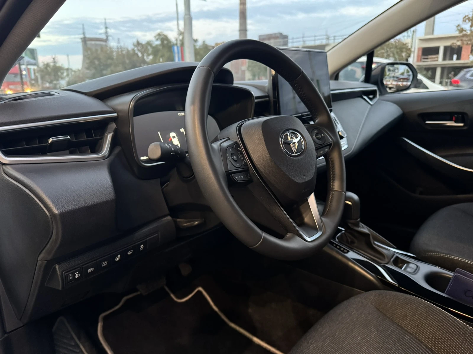 Toyota Corolla Executive, снимка 10 - Автомобили и джипове - 56737699