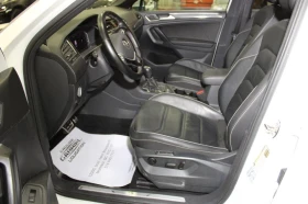 VW Tiguan SEL PREMIUM* R-LINE* ДИГИТАЛНО* ТАБЛО* ПАНО* ДИСТР, снимка 8