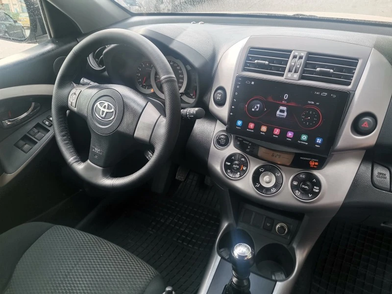 Toyota Rav4 2.0D4D, снимка 11 - Автомобили и джипове - 47189703