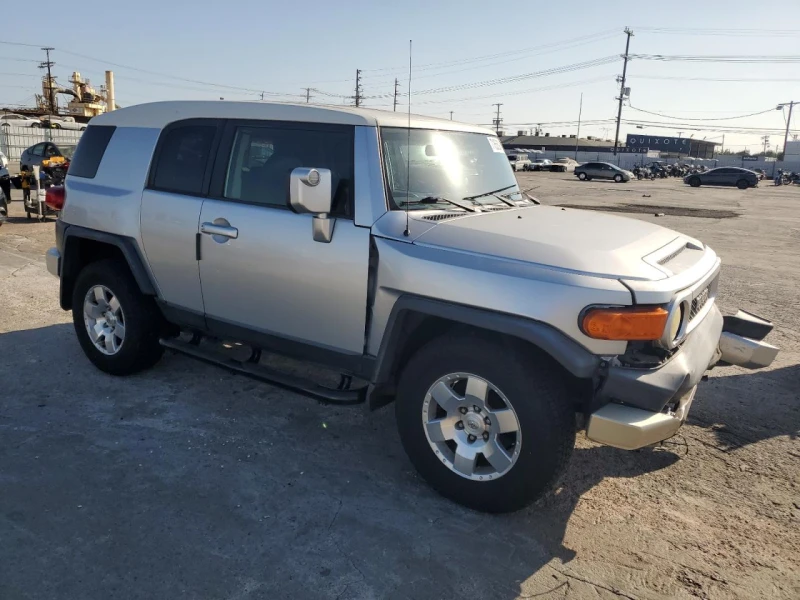 Toyota Fj cruiser, снимка 4 - Автомобили и джипове - 47741093