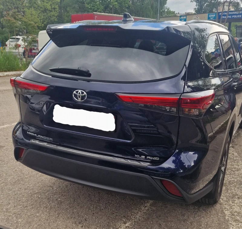 Toyota Highlander XLE AWD, снимка 2 - Автомобили и джипове - 48030016