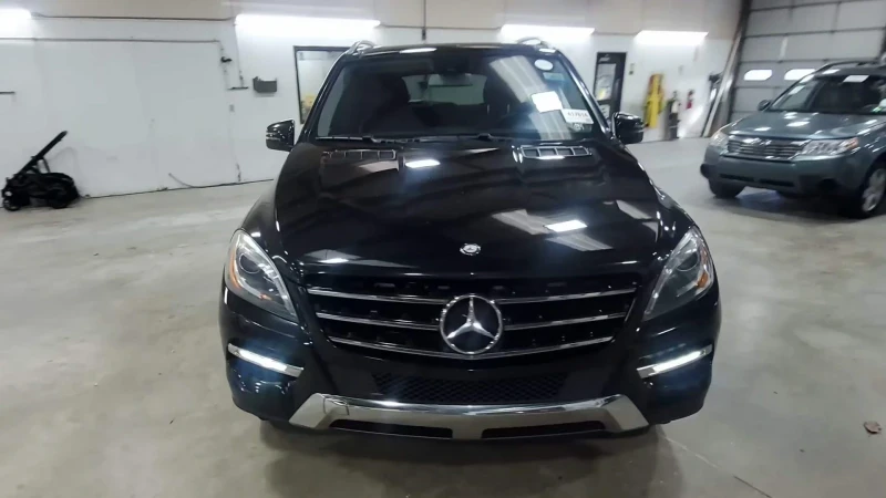 Mercedes-Benz ML 250 2015* Камера* Лизинг* Подгреви* FULL LED* keyless*, снимка 1 - Автомобили и джипове - 48542908