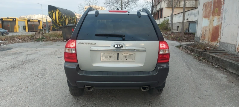 Kia Sportage 2.0 D, снимка 8 - Автомобили и джипове - 48669643