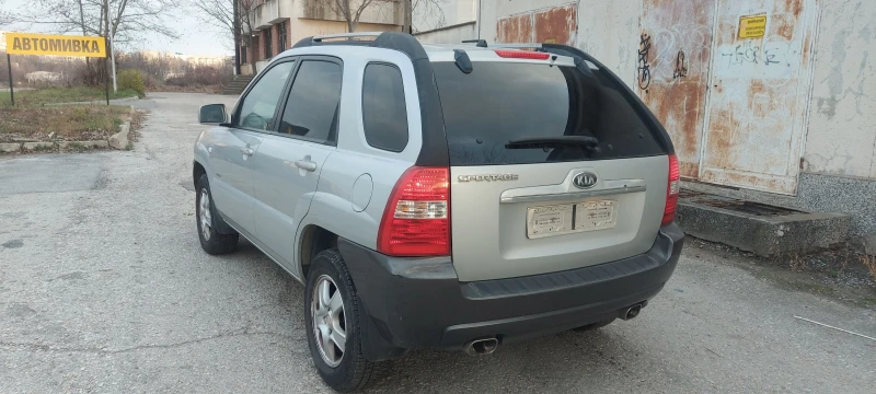 Kia Sportage 2.0 D, снимка 5 - Автомобили и джипове - 48669643