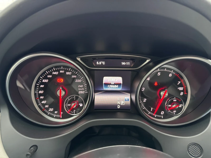 Mercedes-Benz GLA 200, снимка 14 - Автомобили и джипове - 52892976