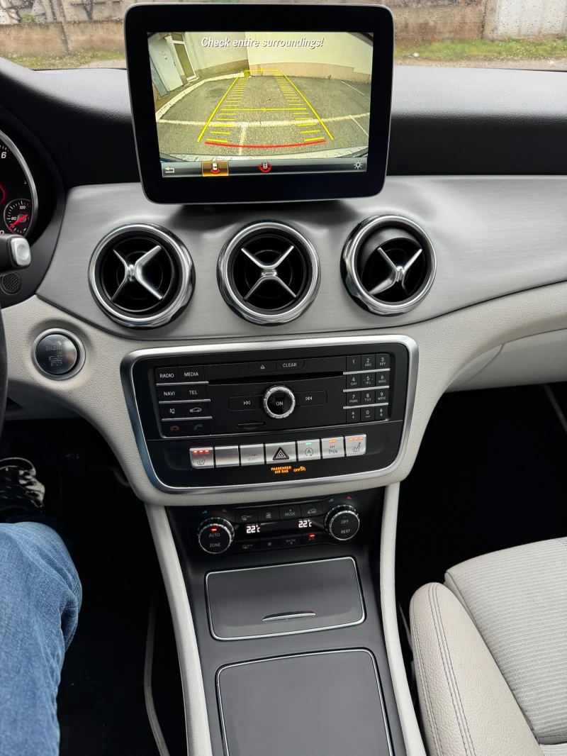 Mercedes-Benz GLA 200, снимка 13 - Автомобили и джипове - 52892976