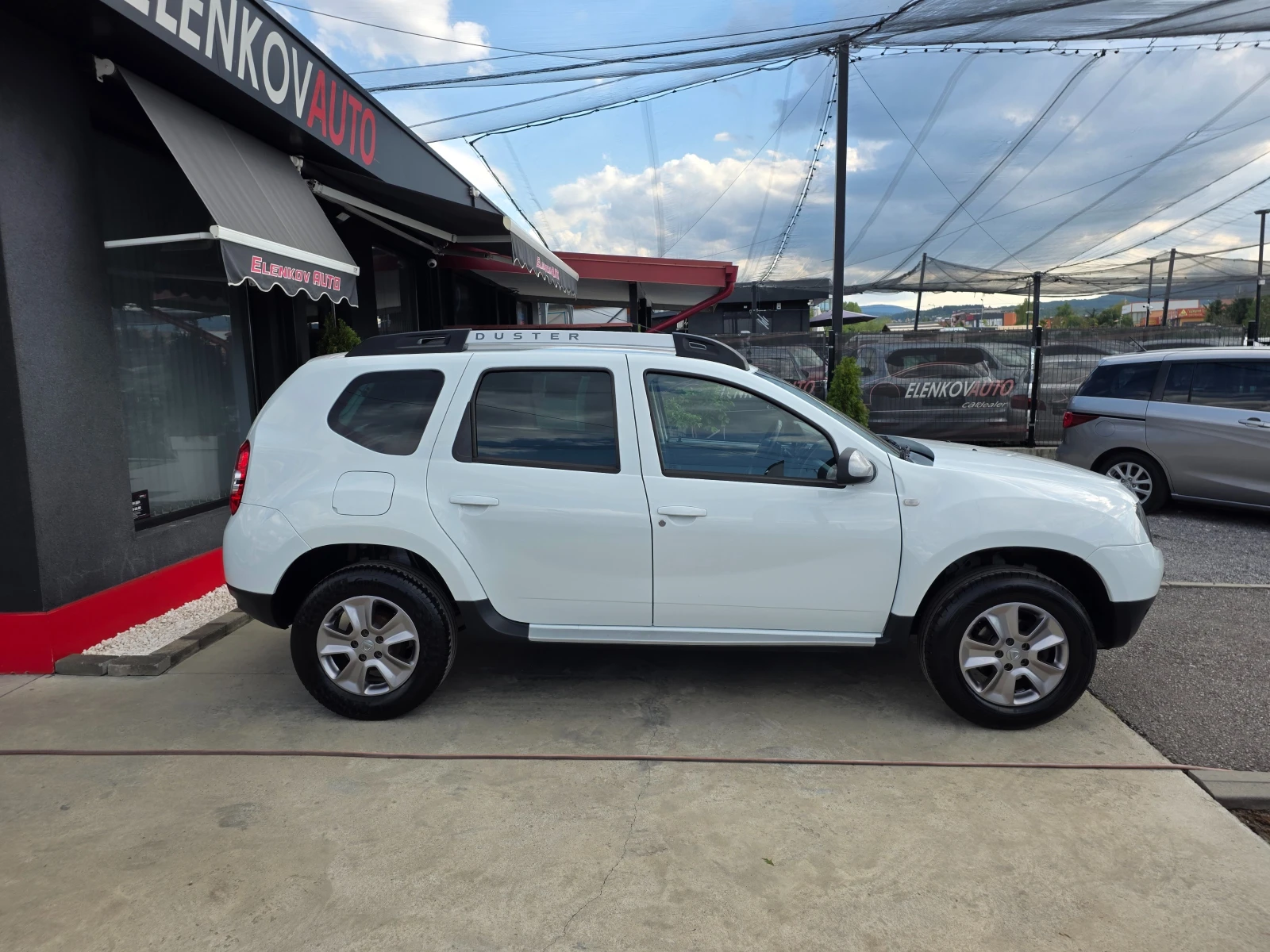 Dacia Duster 1.2 I-125к.с EURO 6-4Х4-КЛИМАТИК-ШВЕЙЦАРИЯ  - изображение 5