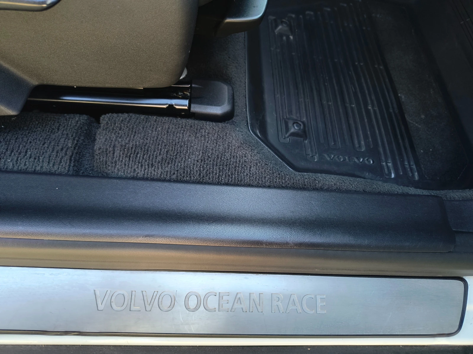 Volvo XC60, снимка 14 - Автомобили и джипове - 53739398