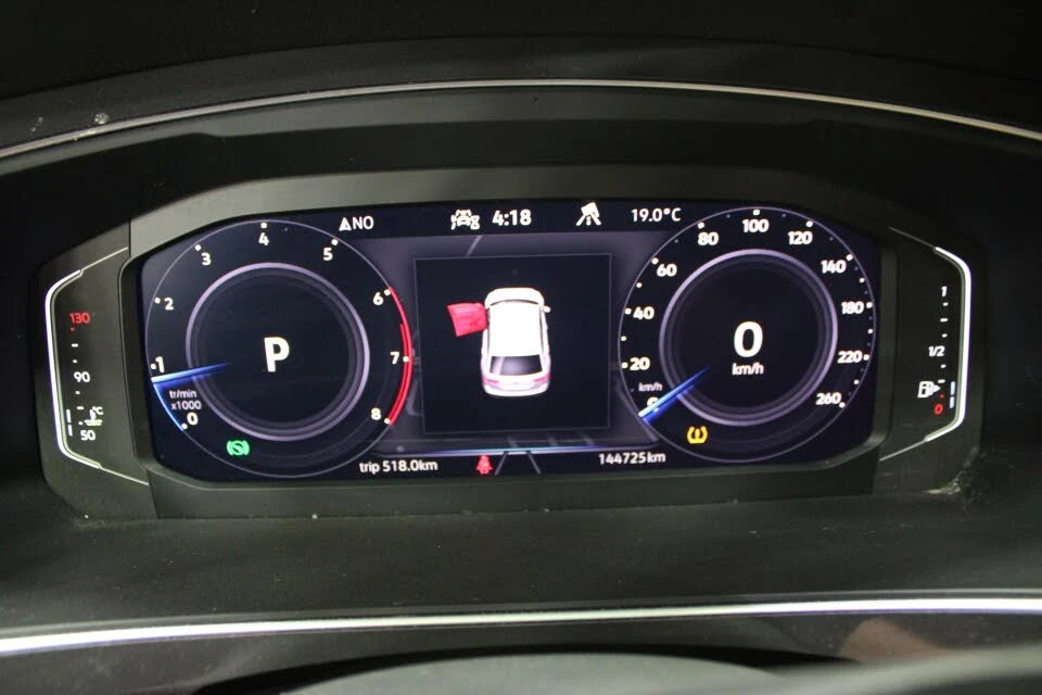 VW Tiguan SEL PREMIUM* R-LINE* ДИГИТАЛНО* ТАБЛО* ПАНО* ДИСТР, снимка 11 - Автомобили и джипове - 54782845