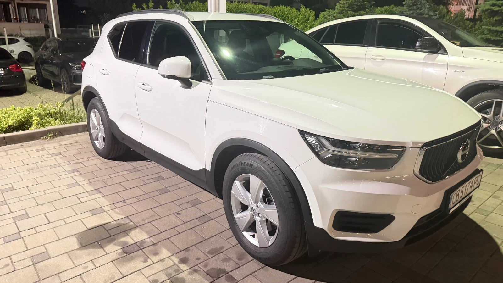 Volvo XC40 2.0d 150, снимка 4 - Автомобили и джипове - 54842678