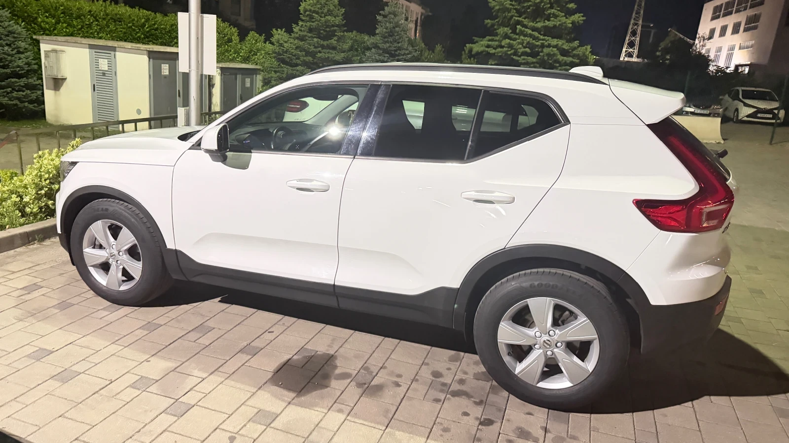 Volvo XC40 2.0d 150, снимка 7 - Автомобили и джипове - 54842678