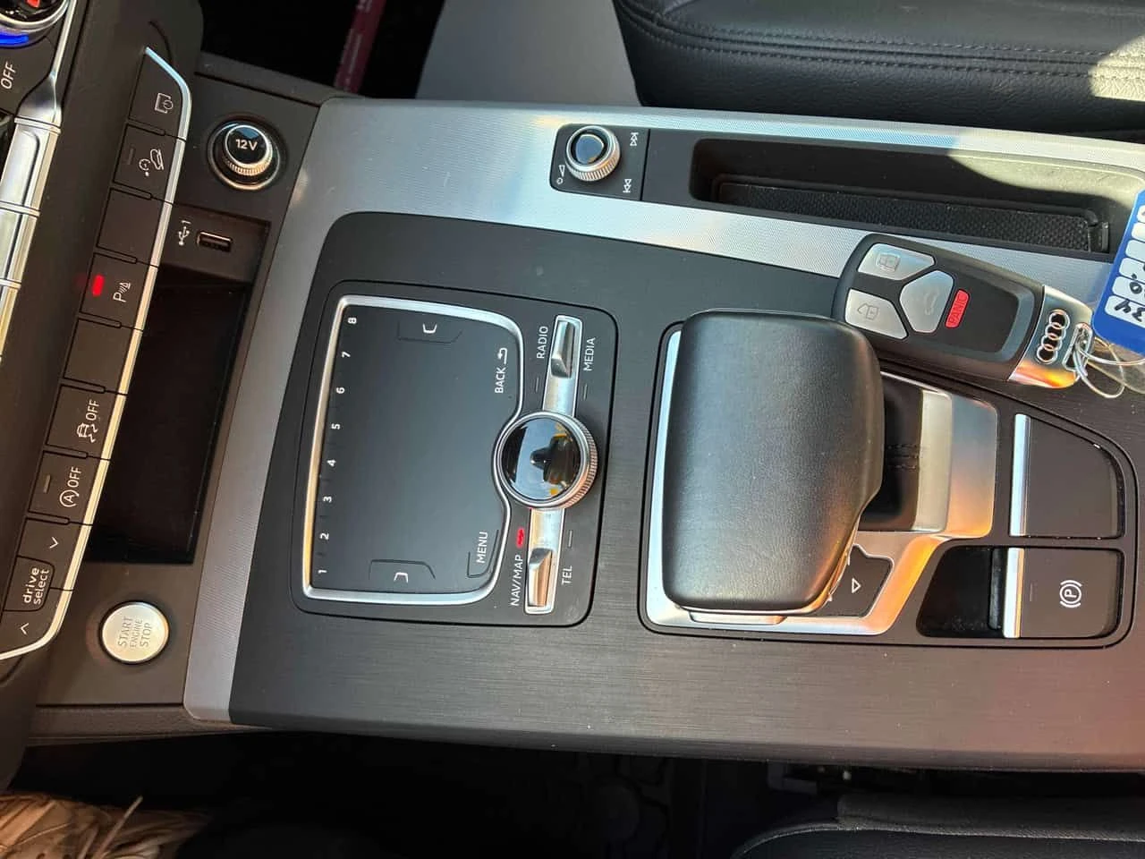 Audi Q5 Progressiv / CAMERA / ПОДГРЕВИ / АВТОКРЕДИТ , снимка 13 - Автомобили и джипове - 54961080