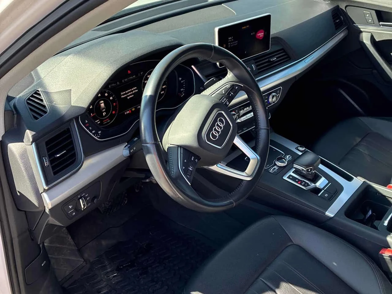 Audi Q5 Progressiv / CAMERA / ПОДГРЕВИ / АВТОКРЕДИТ , снимка 5 - Автомобили и джипове - 54961080