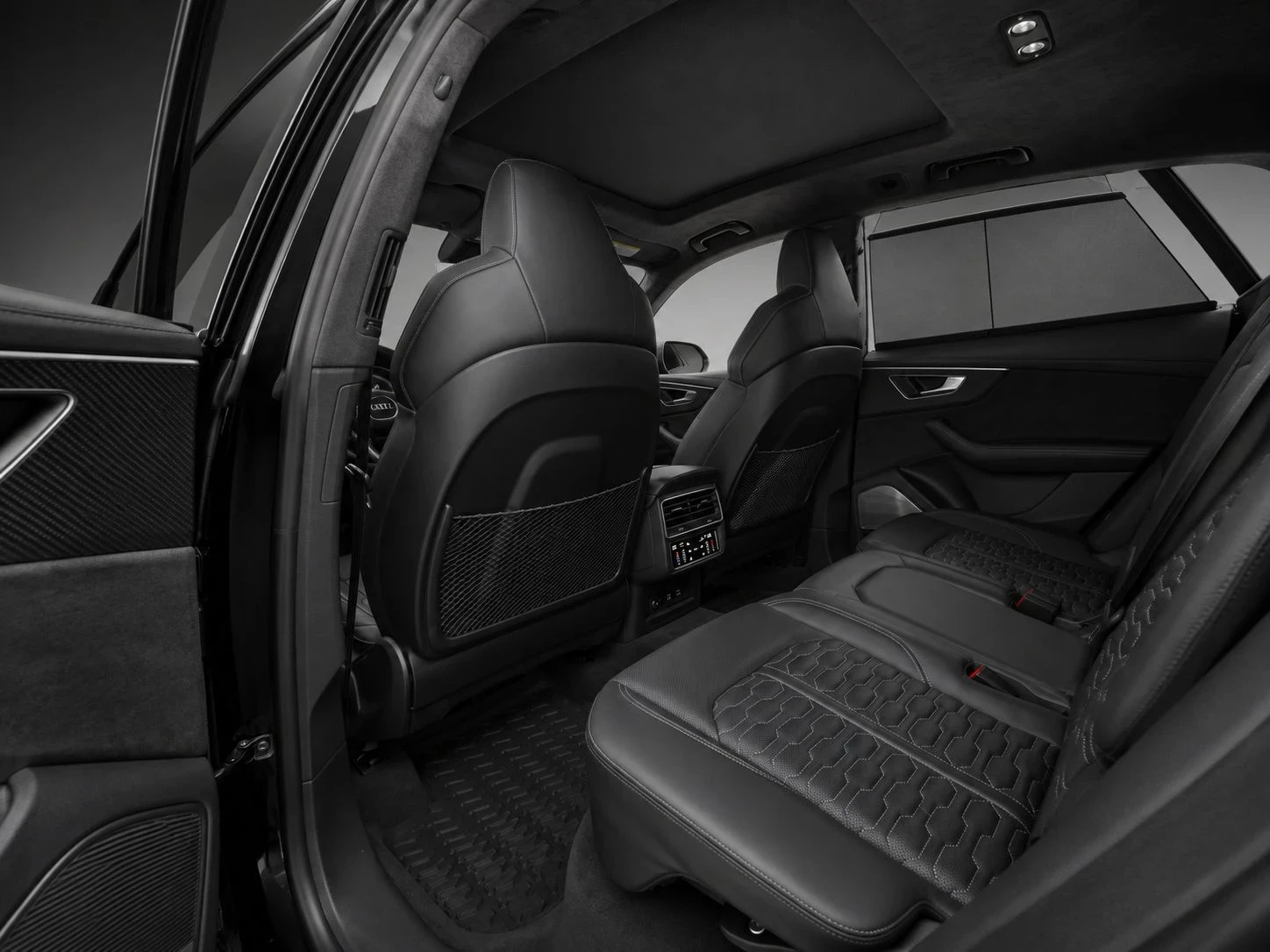 Audi RSQ8 Очакван Внос/ CERAMIC / CARBON / BANG & OLUF, снимка 7 - Автомобили и джипове - 55590311