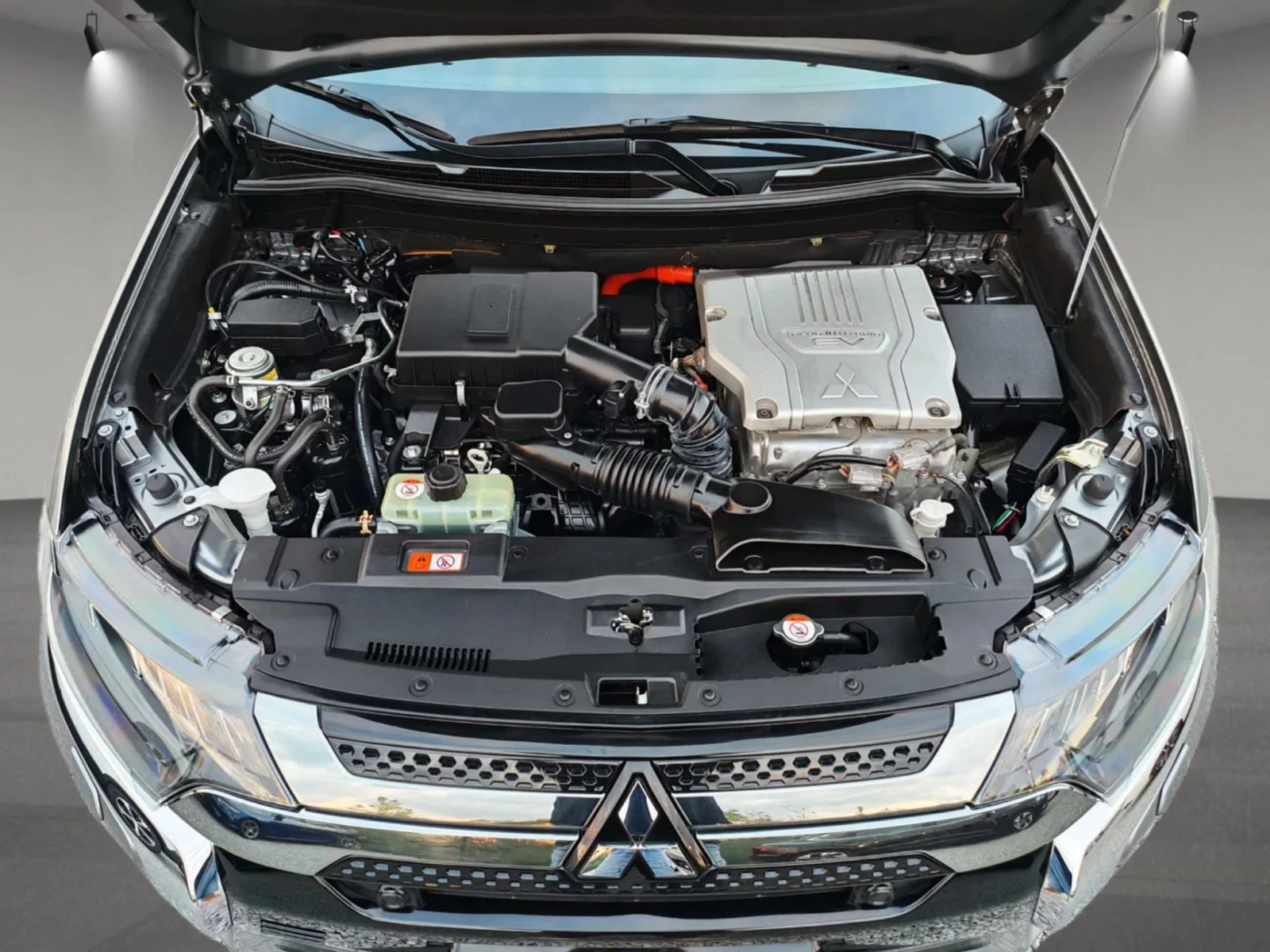 Mitsubishi Outlander Diamond+ /4x4/PHEV/140хл.км/ПЪЛНА СЕРВИЗНА ИСТОРИЯ, снимка 10 - Автомобили и джипове - 55870658
