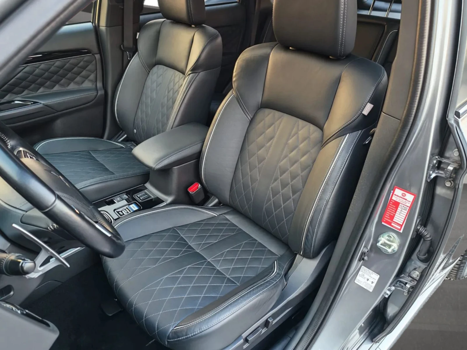 Mitsubishi Outlander Diamond+ /4x4/PHEV/140хл.км/ПЪЛНА СЕРВИЗНА ИСТОРИЯ, снимка 12 - Автомобили и джипове - 55870658