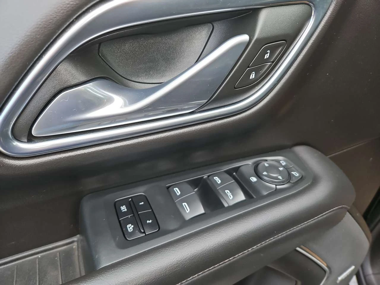Chevrolet Suburban LT- SUNROOF - NAV- REAR MEADIA | Mobile.bg � ����������� 13