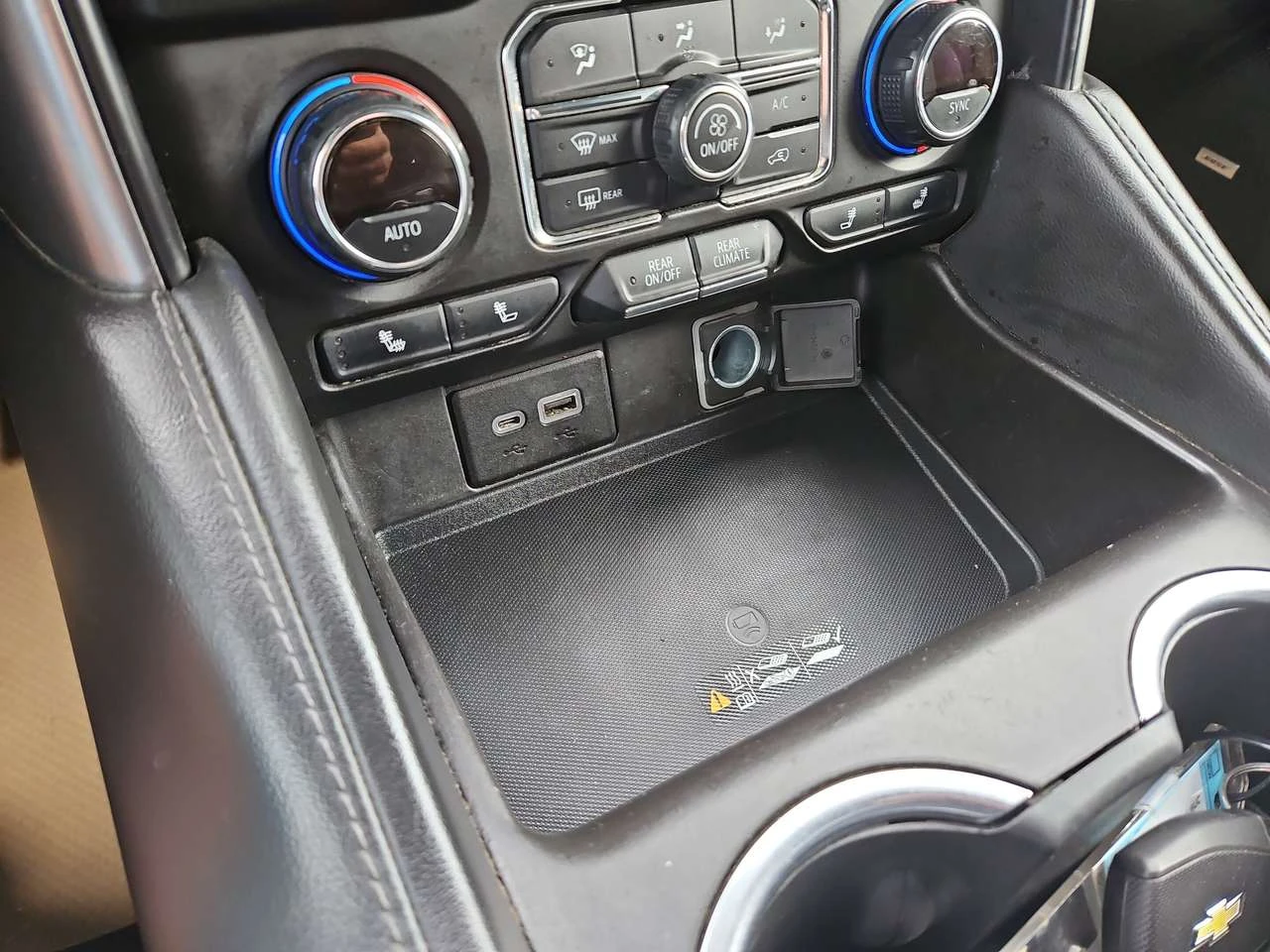 Chevrolet Suburban LT- SUNROOF - NAV- REAR MEADIA | Mobile.bg � ����������� 16
