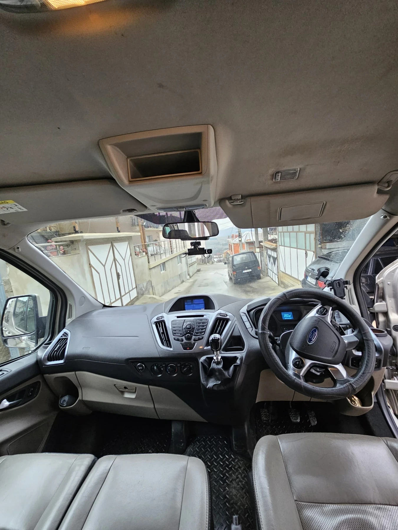 Ford Tourneo  - изображение 5