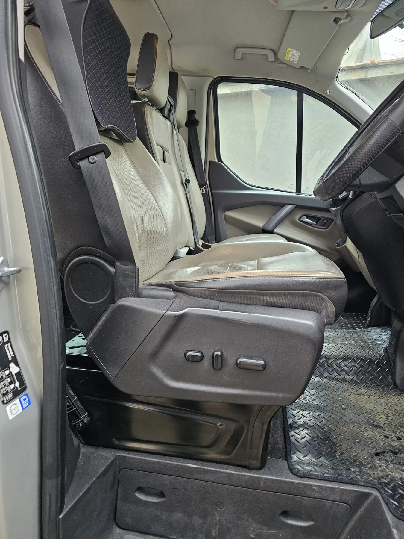 Ford Tourneo  - изображение 6