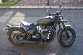 Triumph Bonneville Bobber Black, снимка 1