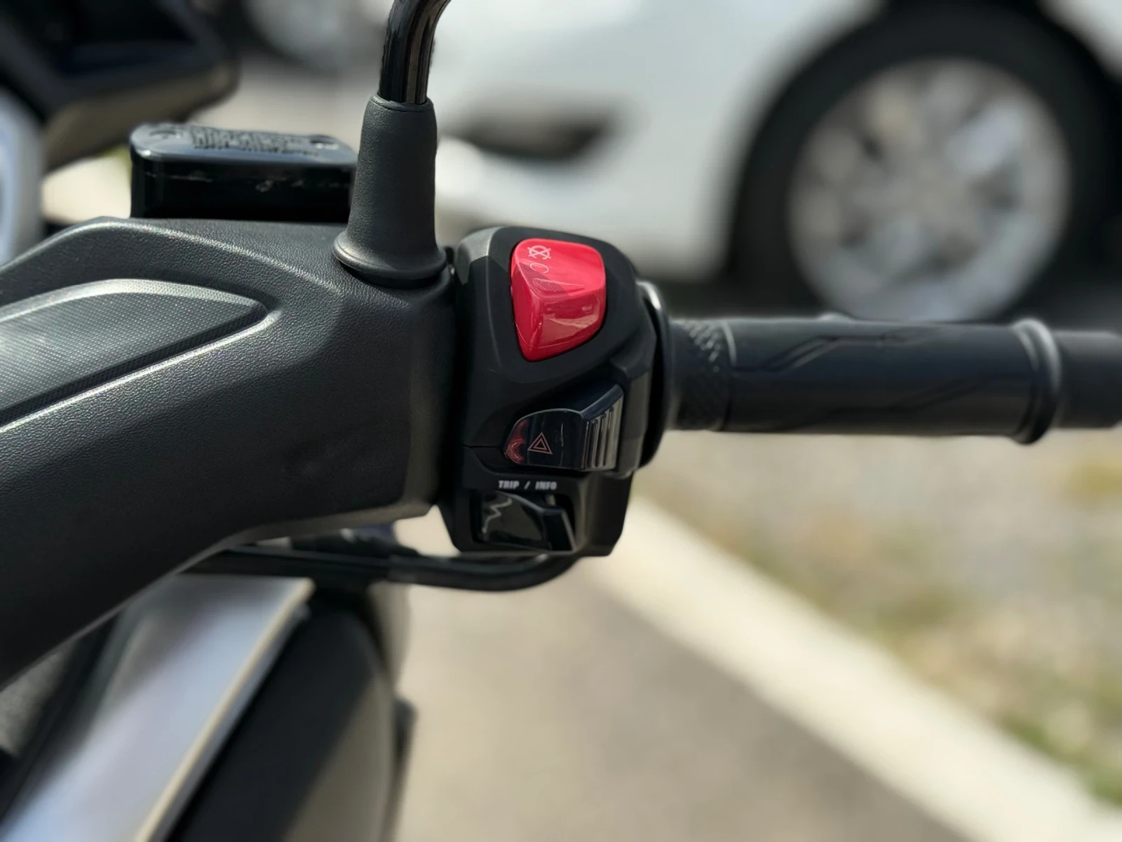 Yamaha X-max * 300* ABS* TCS* LED - изображение 10