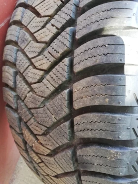      215/50R17