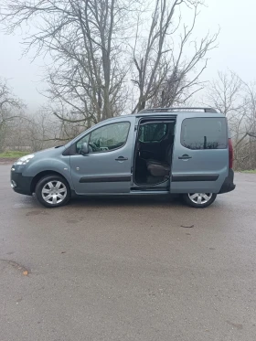 Peugeot Partner 1.6 eHDi панорама - 9999 лв. / 5112.41 € - 81517613 5