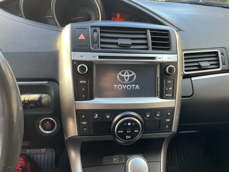 Toyota Verso, снимка 8 - Автомобили и джипове - 48837998