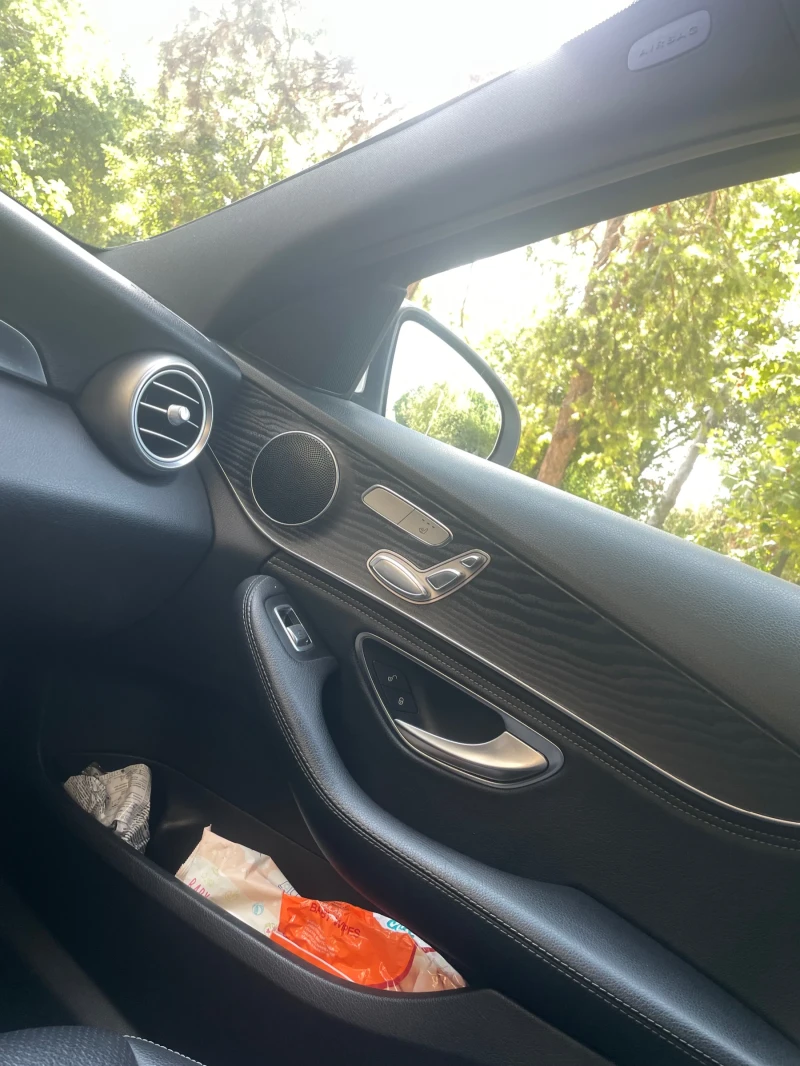 Mercedes-Benz C 300 C300 4MATIC, снимка 10 - Автомобили и джипове - 52059381