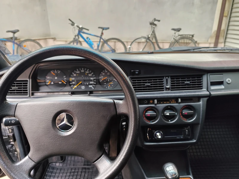 Mercedes-Benz 190, снимка 5 - Автомобили и джипове - 51914562