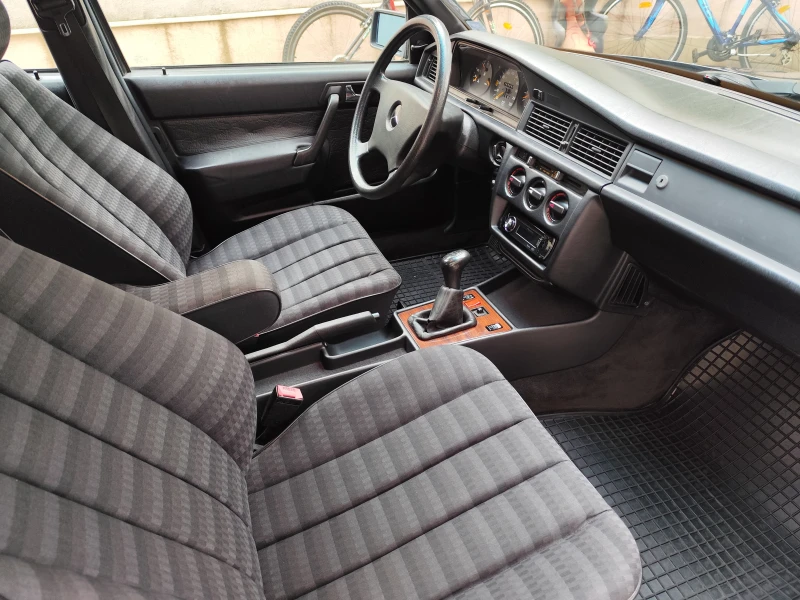 Mercedes-Benz 190, снимка 9 - Автомобили и джипове - 51914562