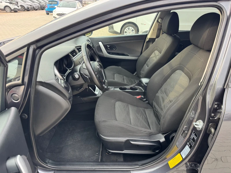 Kia Ceed 1.6CRDI EURO-6 AVTOMAT CAMERA NAVI FULL, снимка 10 - Автомобили и джипове - 52642647