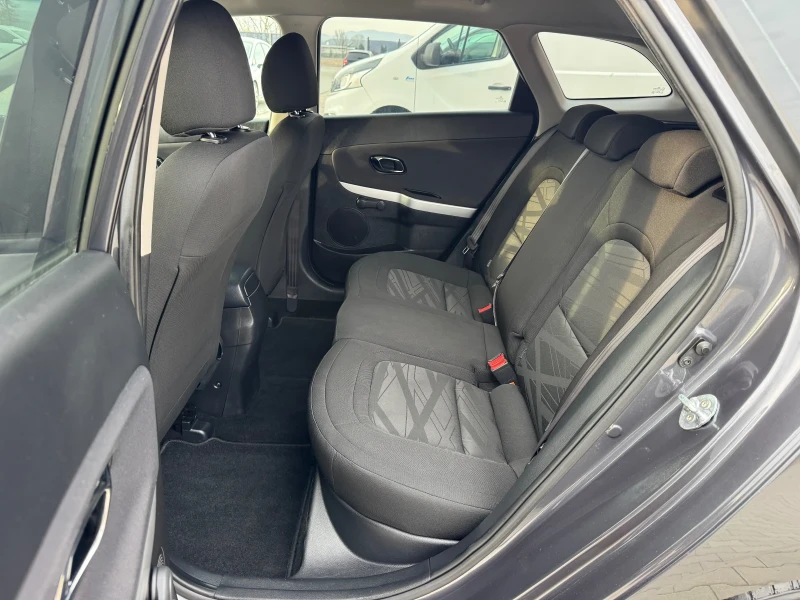 Kia Ceed 1.6CRDI EURO-6 AVTOMAT CAMERA NAVI FULL, снимка 15 - Автомобили и джипове - 52642647