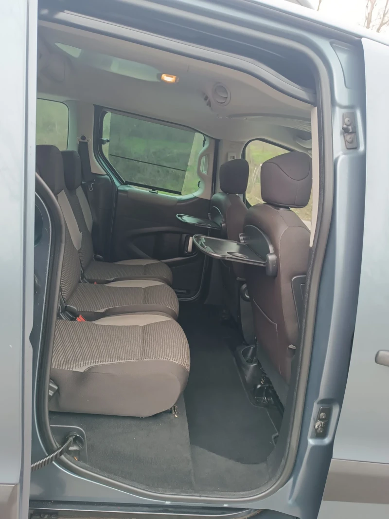 Peugeot Partner 1.6 eHDi панорама, снимка 8 - Автомобили и джипове - 52866182