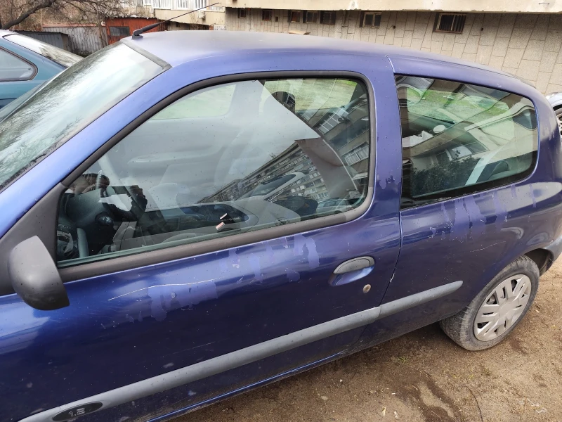 Renault Clio, снимка 3 - Автомобили и джипове - 53585841