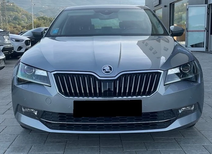 Skoda Superb 2.0TDi Ambition 7DSG, снимка 2 - Автомобили и джипове - 48645272