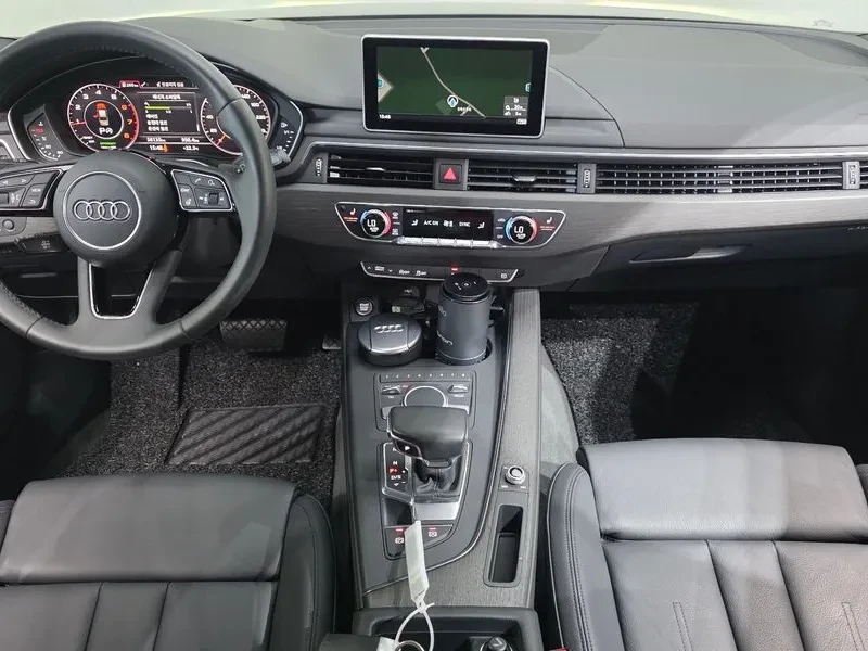 Audi A4 40 Tfsi Premium, снимка 7 - Автомобили и джипове - 55703319