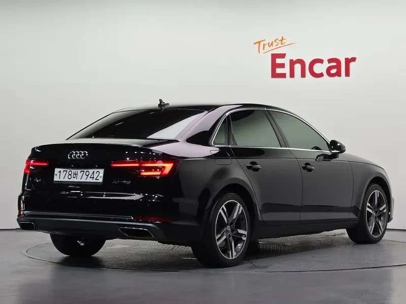 Audi A4 40 Tfsi Premium, снимка 2 - Автомобили и джипове - 55703319