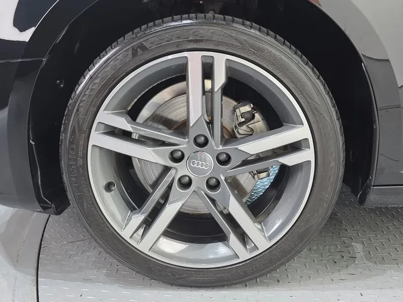 Audi A4 40 Tfsi Premium, снимка 5 - Автомобили и джипове - 55703319