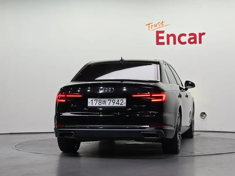 Audi A4 40 Tfsi Premium, снимка 4 - Автомобили и джипове - 55703319