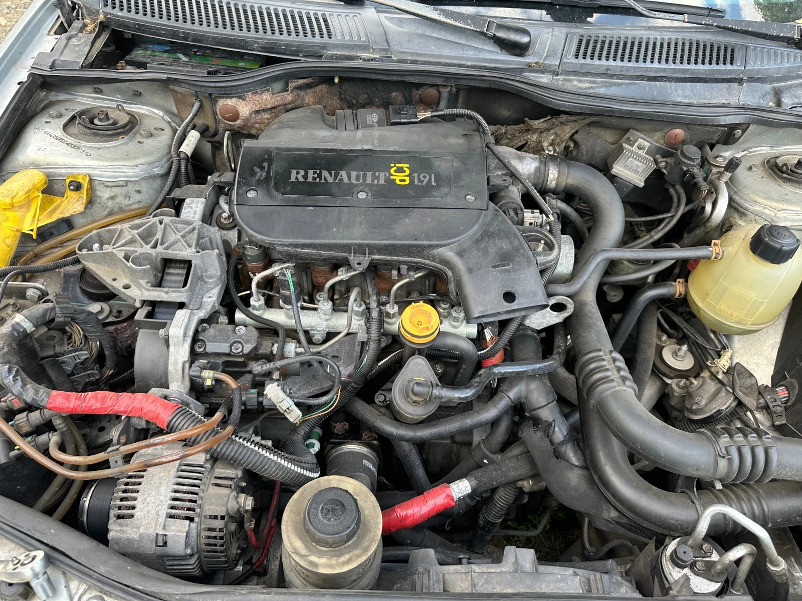 Renault Megane Coach - изображение 8