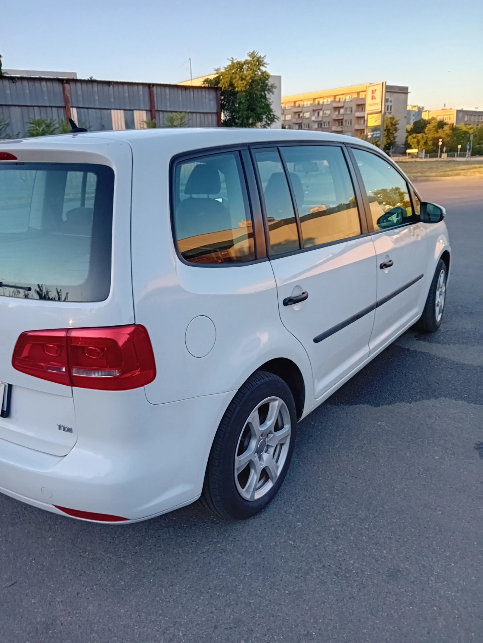 VW Touran 1, 6TDI - изображение 6
