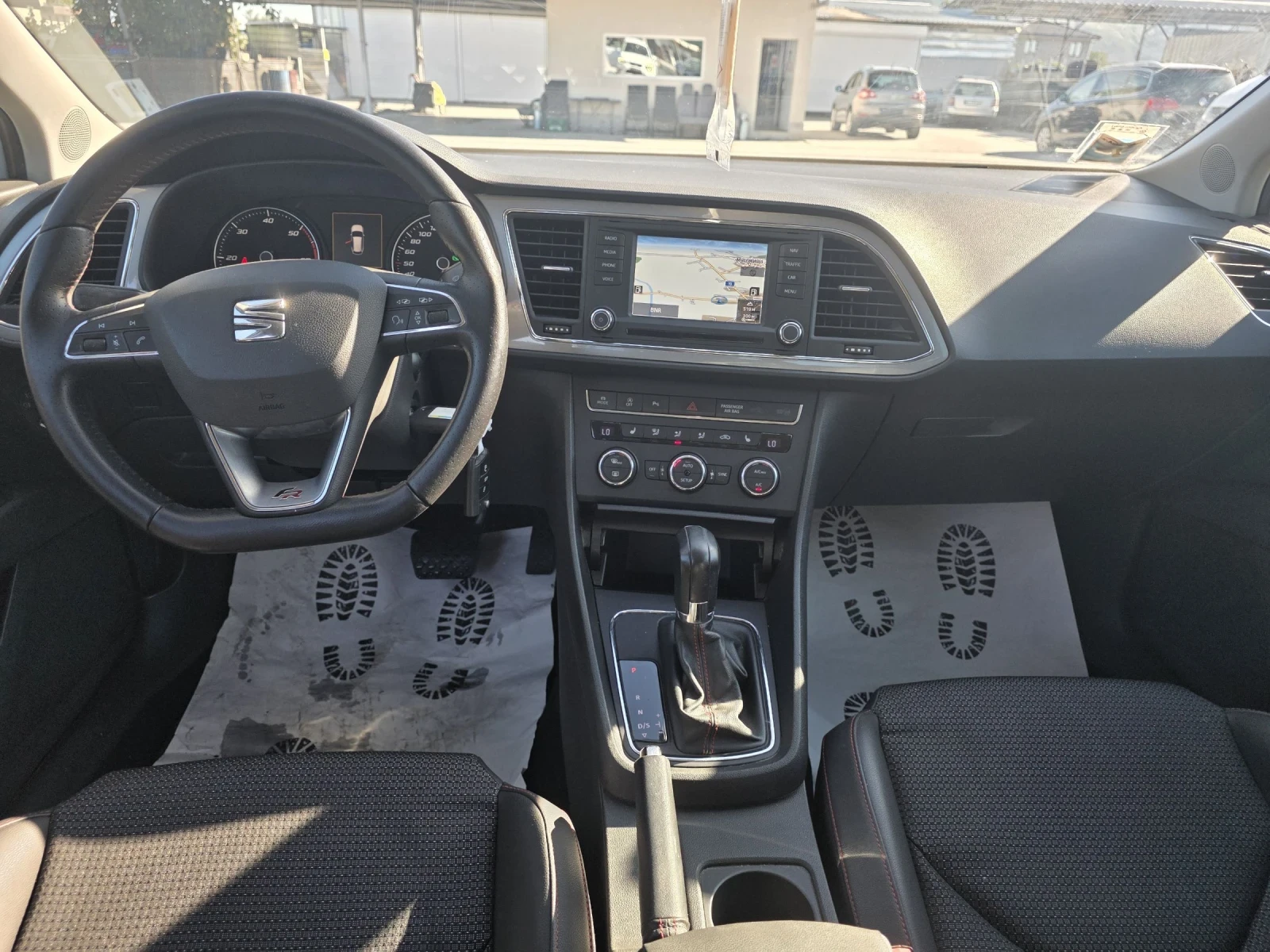 Seat Leon 2.0TDi FR DSG NAVi Distronik Podgrev - изображение 9