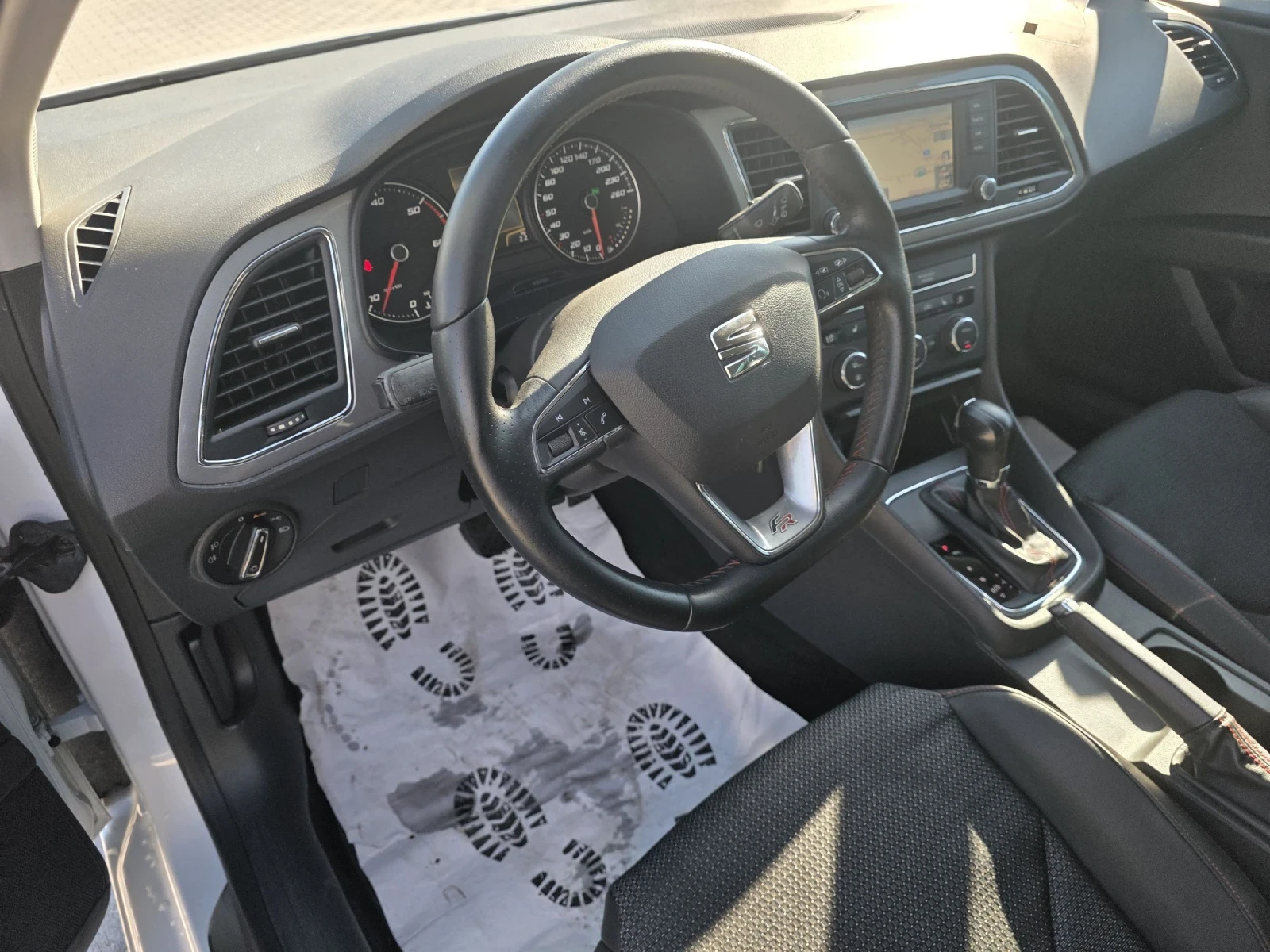 Seat Leon 2.0TDi FR DSG NAVi Distronik Podgrev - изображение 10