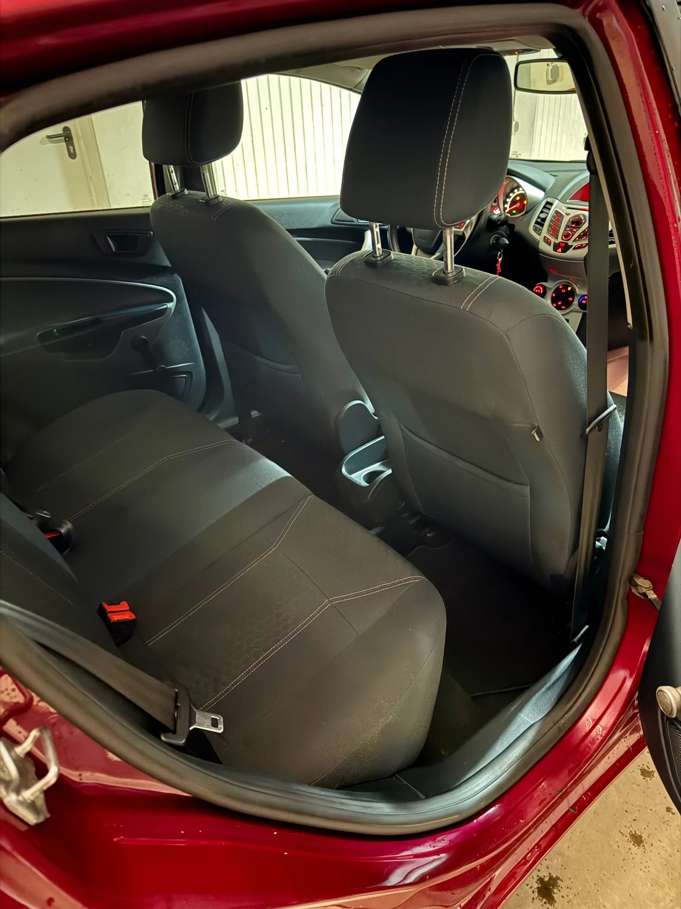 Ford Fiesta  97 �. �. ���/������  2010 �. | Mobile.bg � ����������� 9